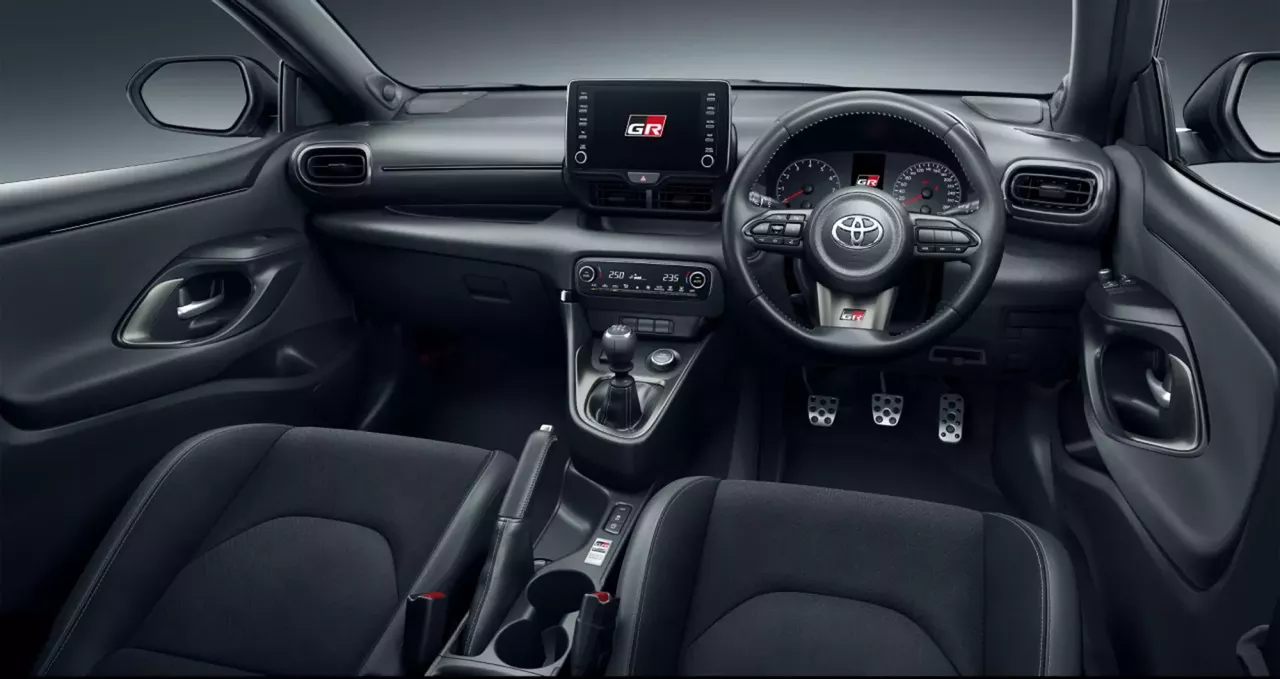 Cận cảnh Toyota GR Yaris 2020 can canh toyota gr yaris 2020