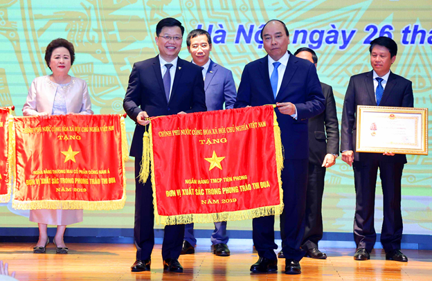 Thủ tướng Chính phủ tặng cờ thi đua cho TPBank
