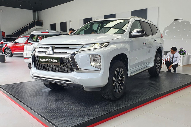 Mitsubishi khuyến mại lớn dịp cuối năm
