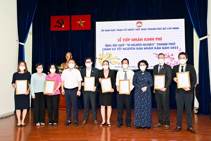 scb dong gop quy vi nguoi ngheo chung tay cham lo tet cho nguoi dan