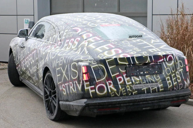 rolls royce spectre lo dien