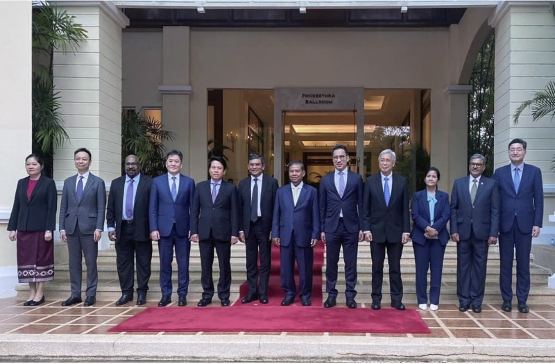 pho thong doc pham tien dung tham du hoi nghi hoi dong thong doc seacen bog lan thu 42