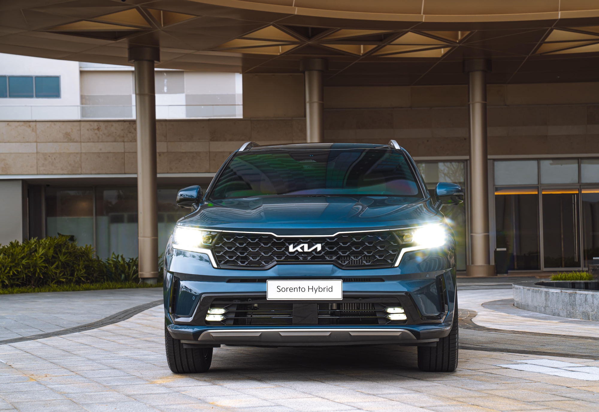 Kia Sorento Hybrid có giá bán từ 1,399 tỷ đồng tại Việt Nam kia sorento hybrid co gia tu 1399 ty dong tai viet nam