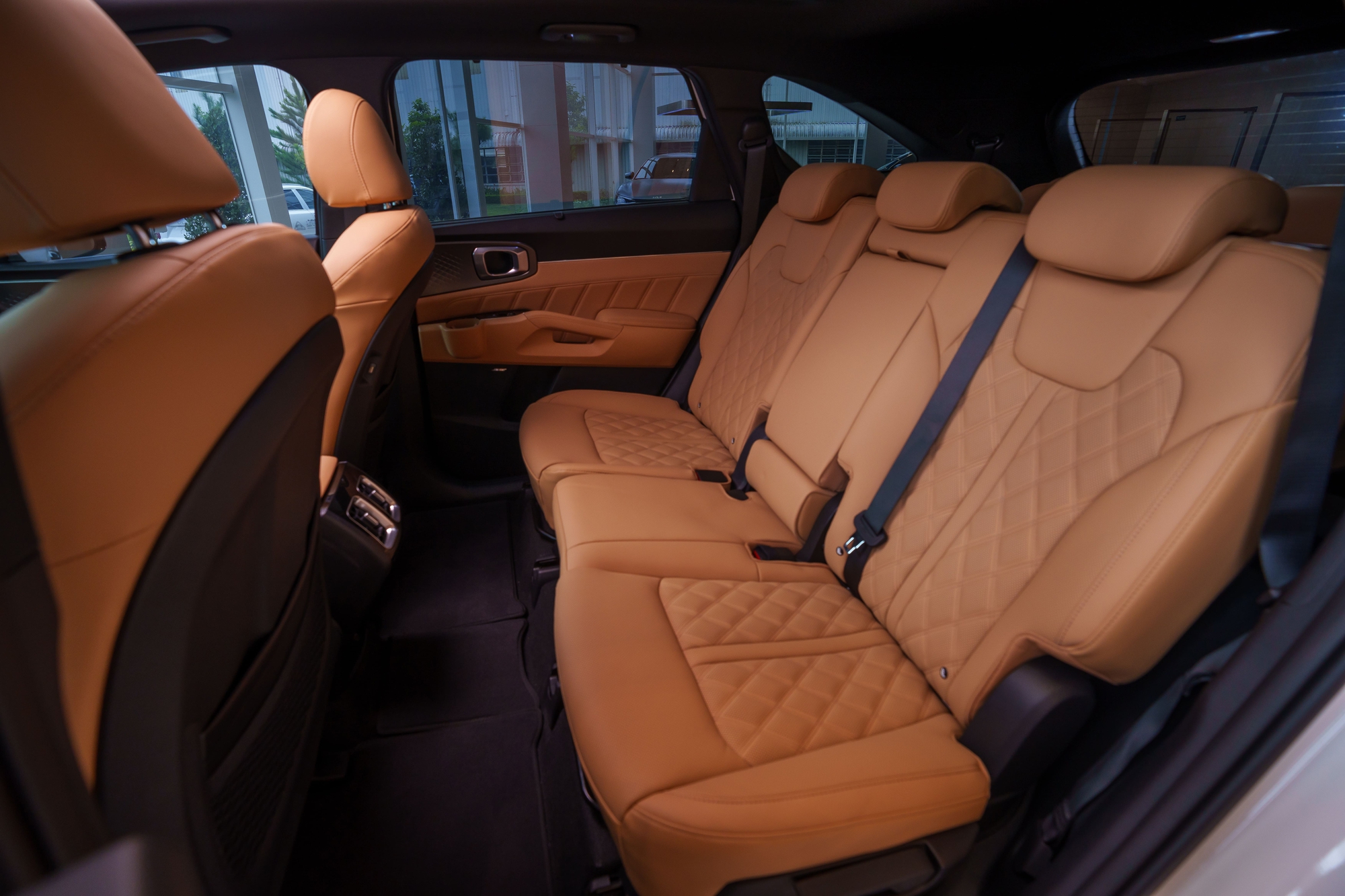 Kia Sorento Hybrid có giá bán từ 1,399 tỷ đồng tại Việt Nam kia sorento hybrid co gia tu 1399 ty dong tai viet nam