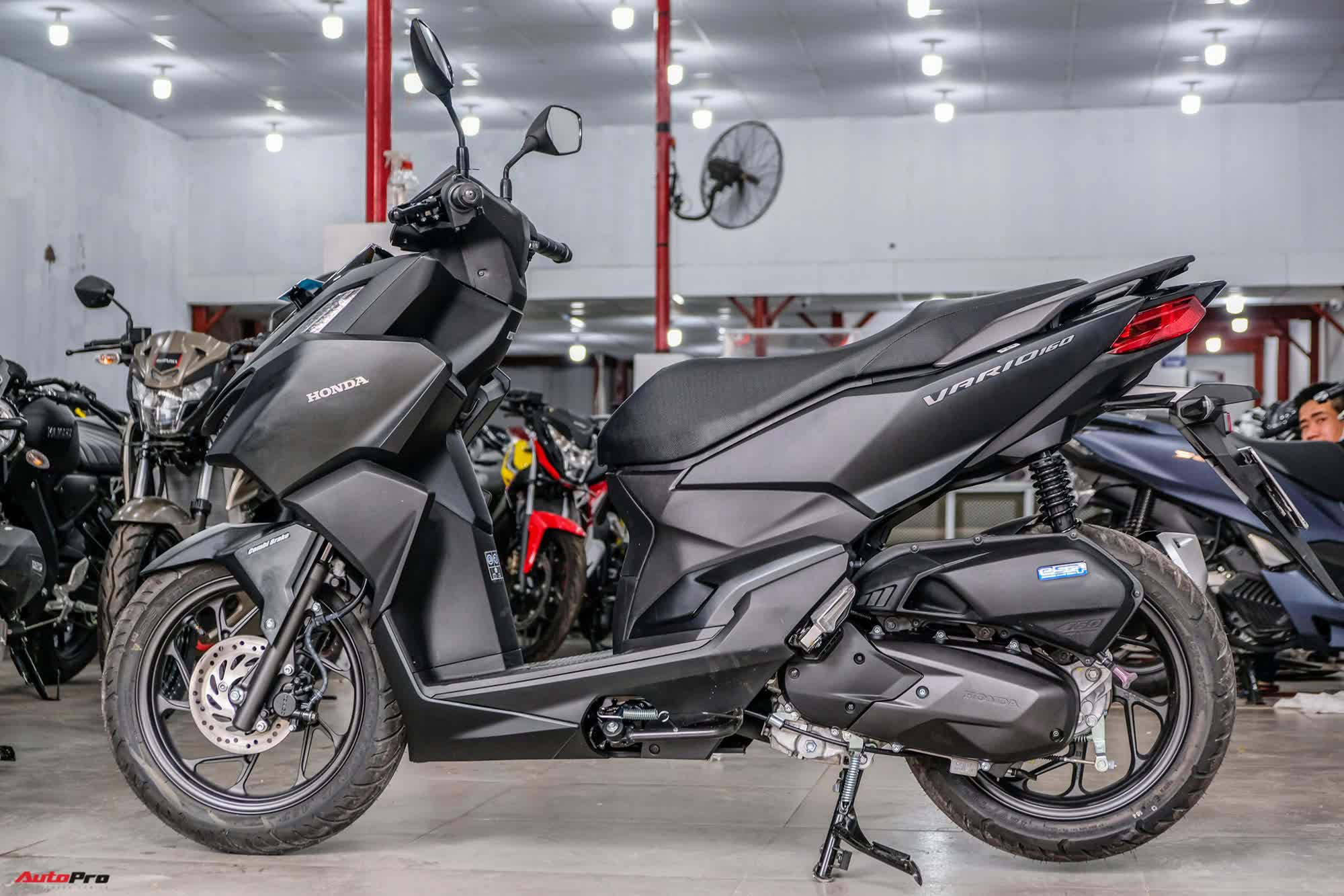 Giá Honda Vario 160 nhập khẩu tư nhân giảm mạnh