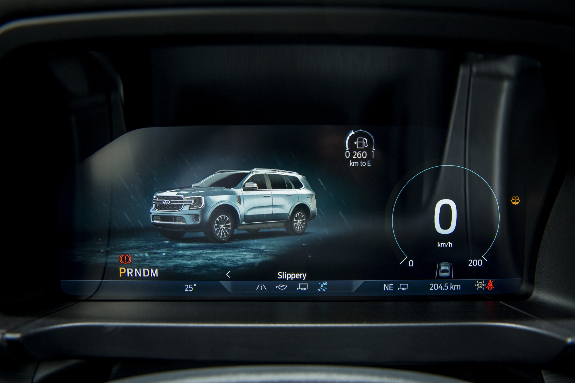 Ford Everest được bổ sung thêm gói trang bị an toàn thông minh