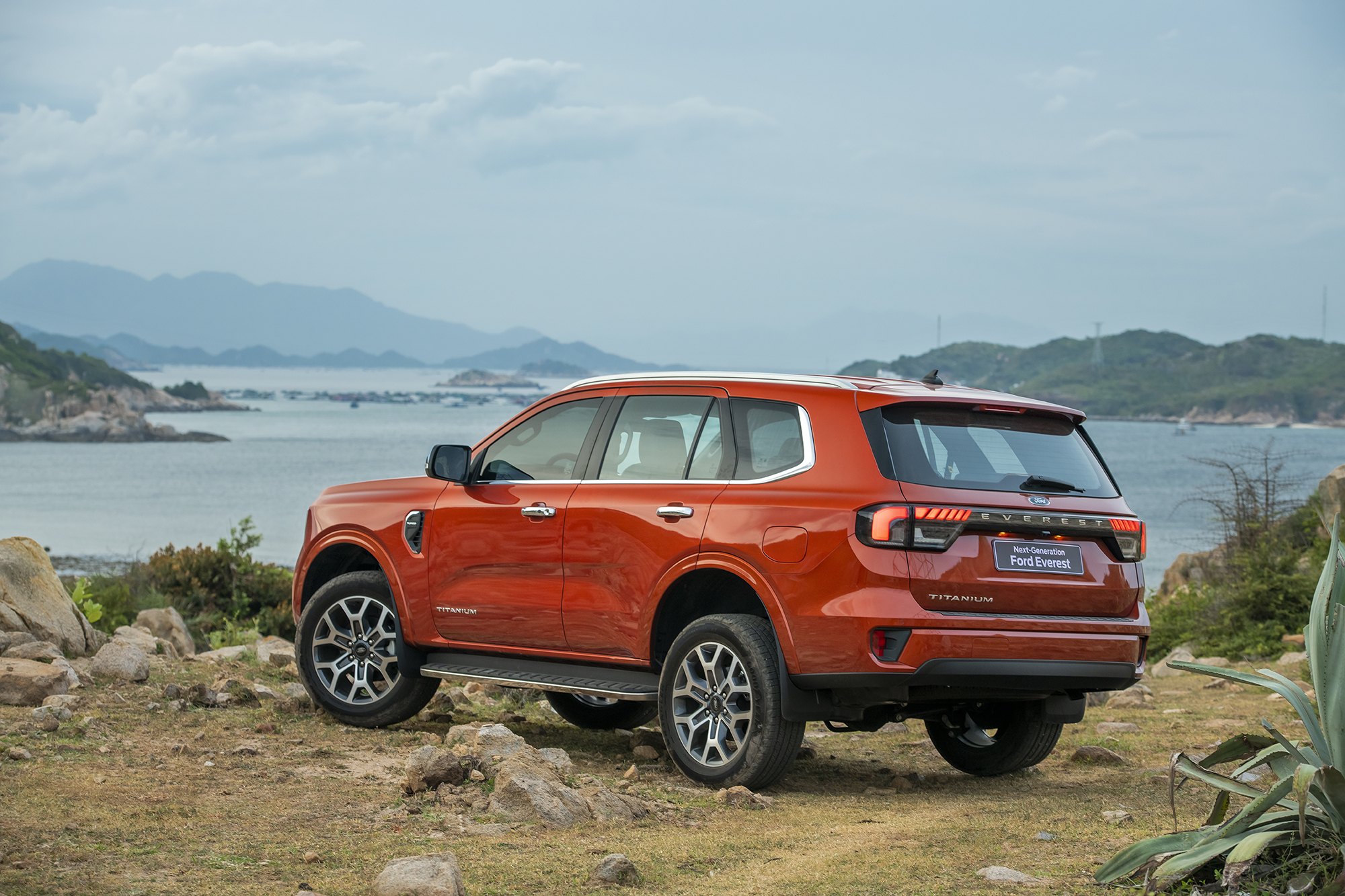 Ford Everest được bổ sung thêm gói trang bị an toàn thông minh