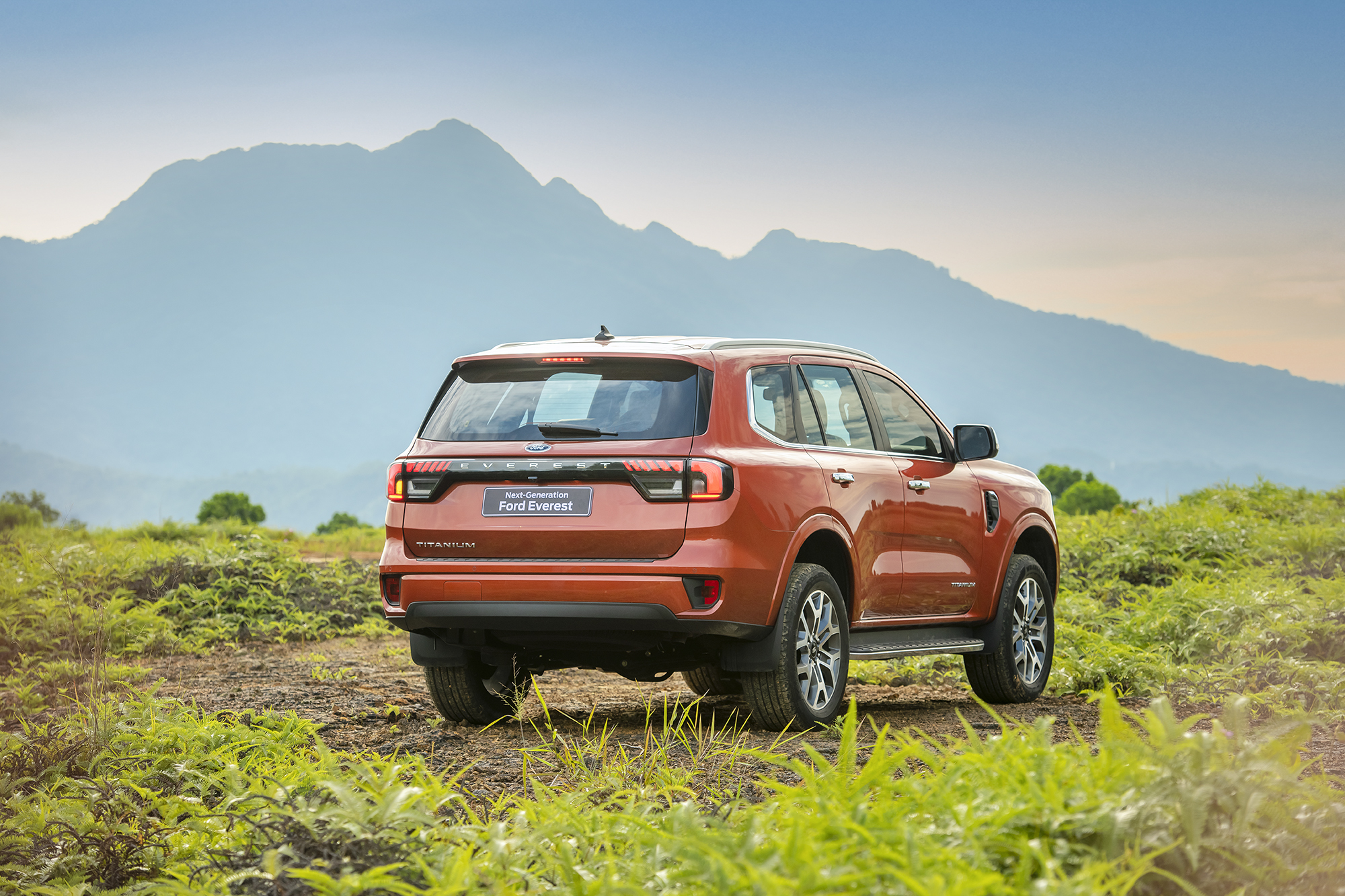 Ford Everest được bổ sung thêm gói trang bị an toàn thông minh