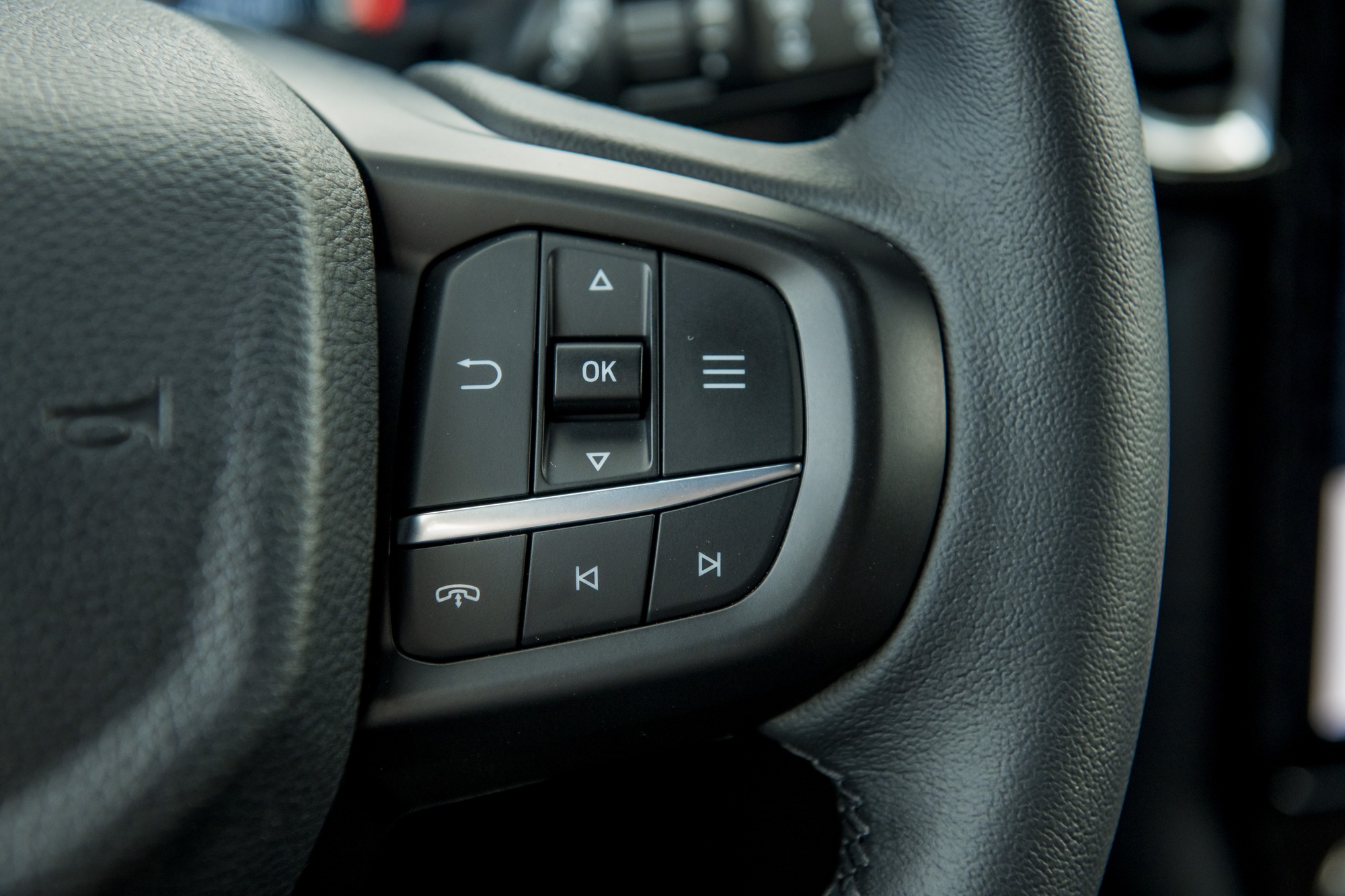 Ford Everest được bổ sung thêm gói trang bị an toàn thông minh