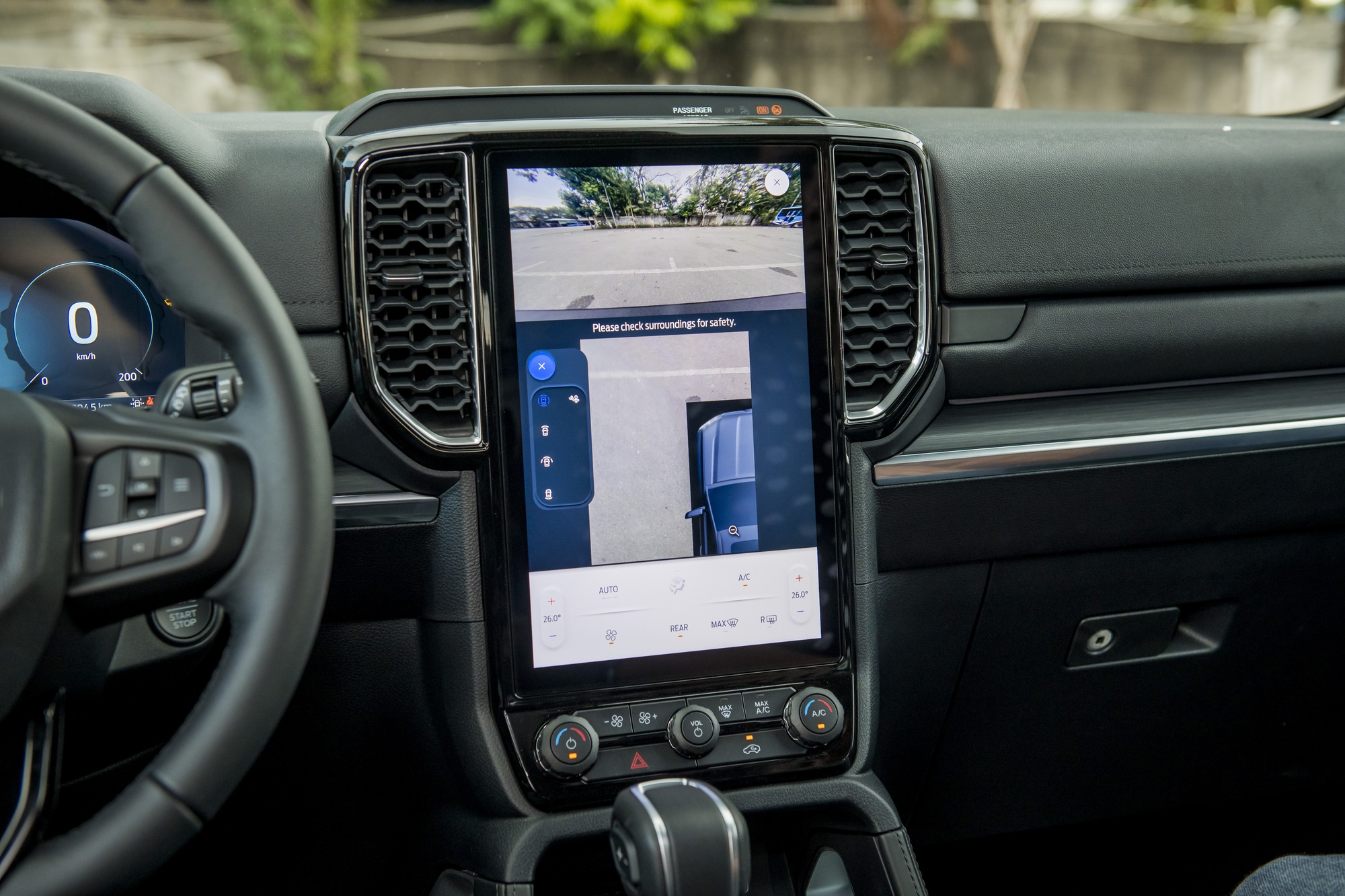 Ford Everest được bổ sung thêm gói trang bị an toàn thông minh