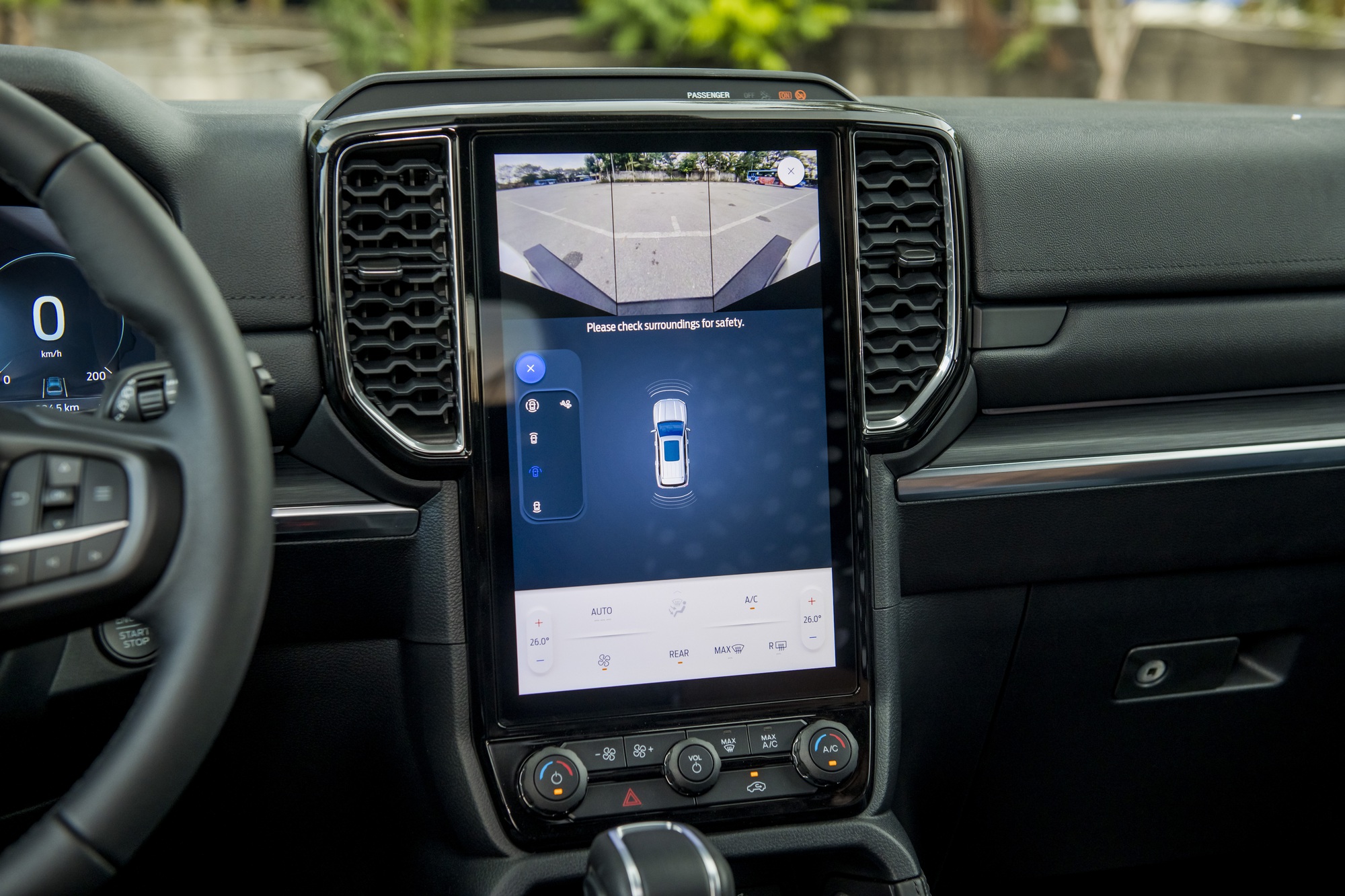 Ford Everest được bổ sung thêm gói trang bị an toàn thông minh