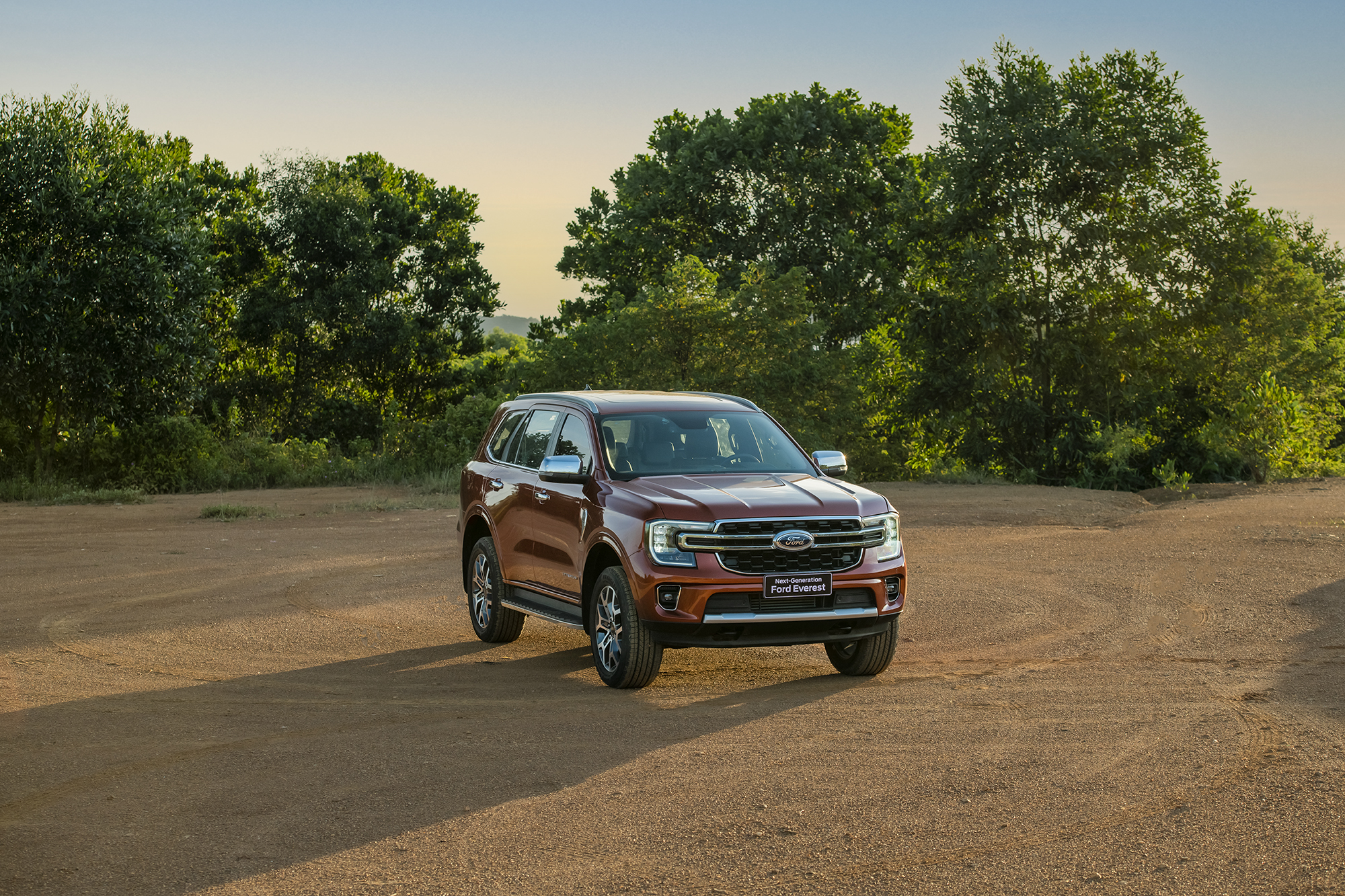 Ford Everest được bổ sung thêm gói trang bị an toàn thông minh