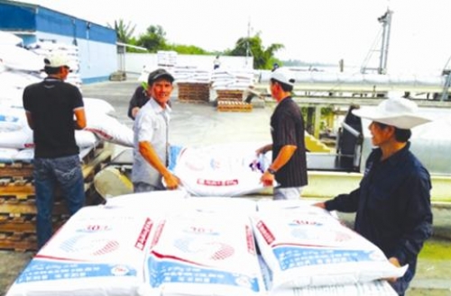 Ba rào chắn cạnh tranh trên sân nhà