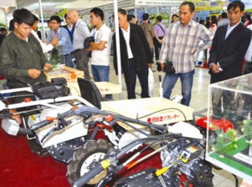 Nút thắt “hộ sử dụng đất” cản đường tín dụng Nút thắt “hộ sử dụng đất” cản đường tín dụng