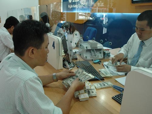 Chuyển ngoại tệ qua ngân hàng phí rẻ Chuyển ngoại tệ qua ngân hàng phí rẻ