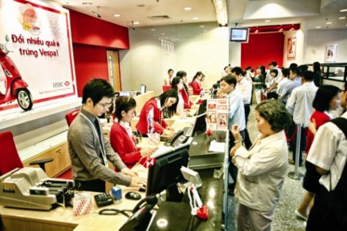 Ngân hàng ngoại tràn ra thị trường