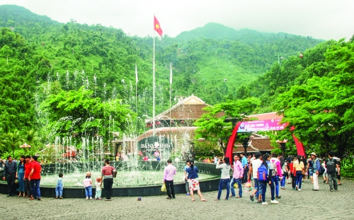 DIFF 2017 với “Tỏa sáng Ngũ Hành Sơn” DIFF 2017 với “Tỏa sáng Ngũ Hành Sơn”