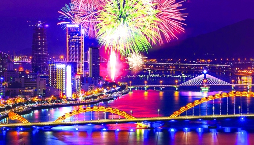 DIFF 2017 với “Tỏa sáng Ngũ Hành Sơn” DIFF 2017 với “Tỏa sáng Ngũ Hành Sơn”