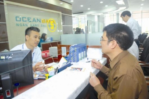 Quyết tâm vượt qua cửa ải nợ xấu