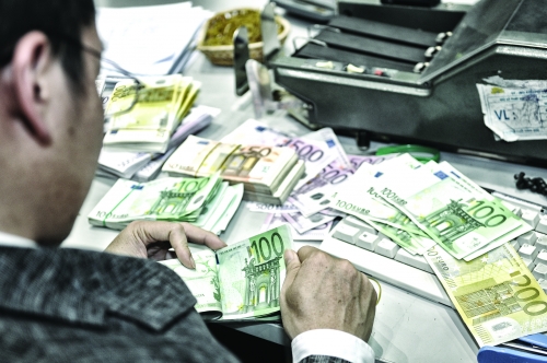 Từng bước hiện thực hoá mục tiêu giảm lãi suất