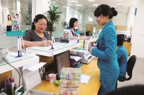 Thanh khoản dồi dào, lãi suất vẫn chịu áp lực đáng kể