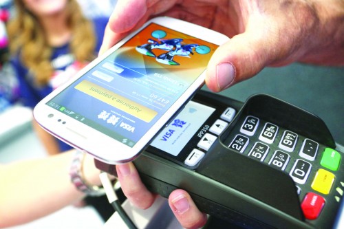 Bất chấp xử phạt, DN vẫn thu phí cà thẻ Bất chấp xử phạt, DN vẫn thu phí cà thẻ