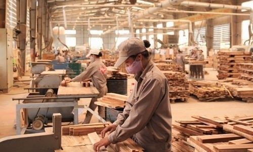 Đồ gỗ trước cửa vào EU, Hoa Kỳ