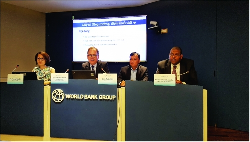 Duy trì tăng trưởng, giảm thiểu rủi ro