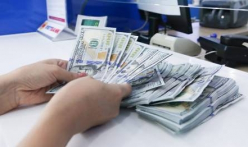 NH quản lý chặt nguồn USD chuyển ra nước ngoài