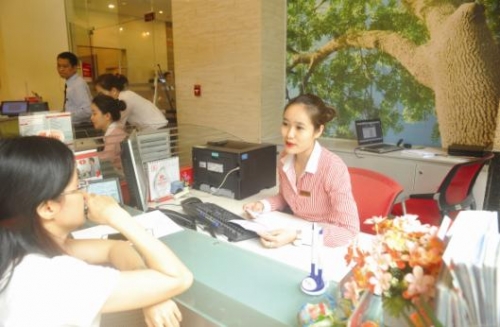 Ngân hàng tính “đường xa” cho lãi suất