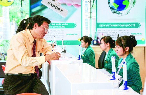 Tiếp tục quyết liệt tái cơ cấu ngân hàng