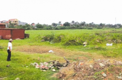 Bỏ hoang đất “vàng” Bỏ hoang đất “vàng”