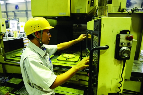 Hỗ trợ kinh tế tư nhân, tạo động lực tăng trưởng