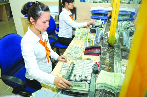 Vàng, USD biến động chủ yếu do tâm lý