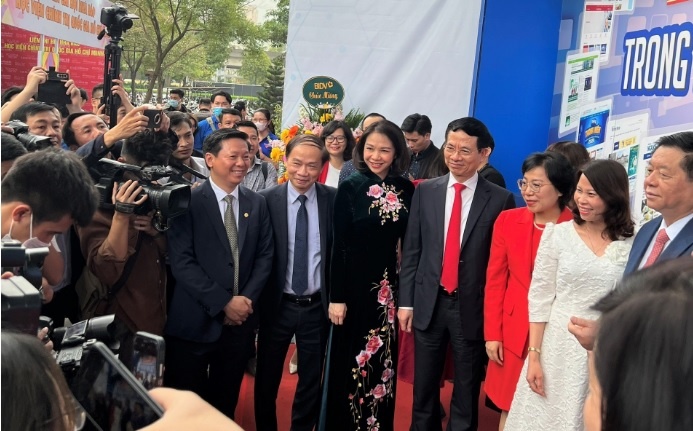 bao chi nganh ngan hang trong thoi dai so