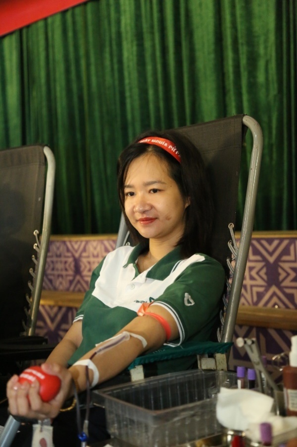 “Vietcombank 60 năm: Trao giọt hồng – Trao yêu thương”